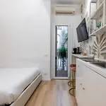 Leonina Apt - Colosseum